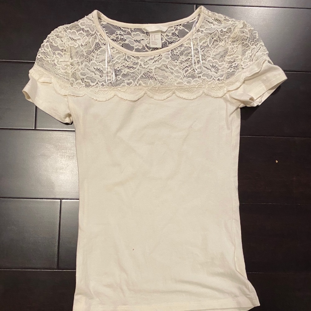 WHITE LACE SHORT SLEEVE TEE
